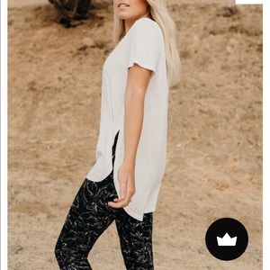 Carly Jean Los Angeles “Brooks” Active tee